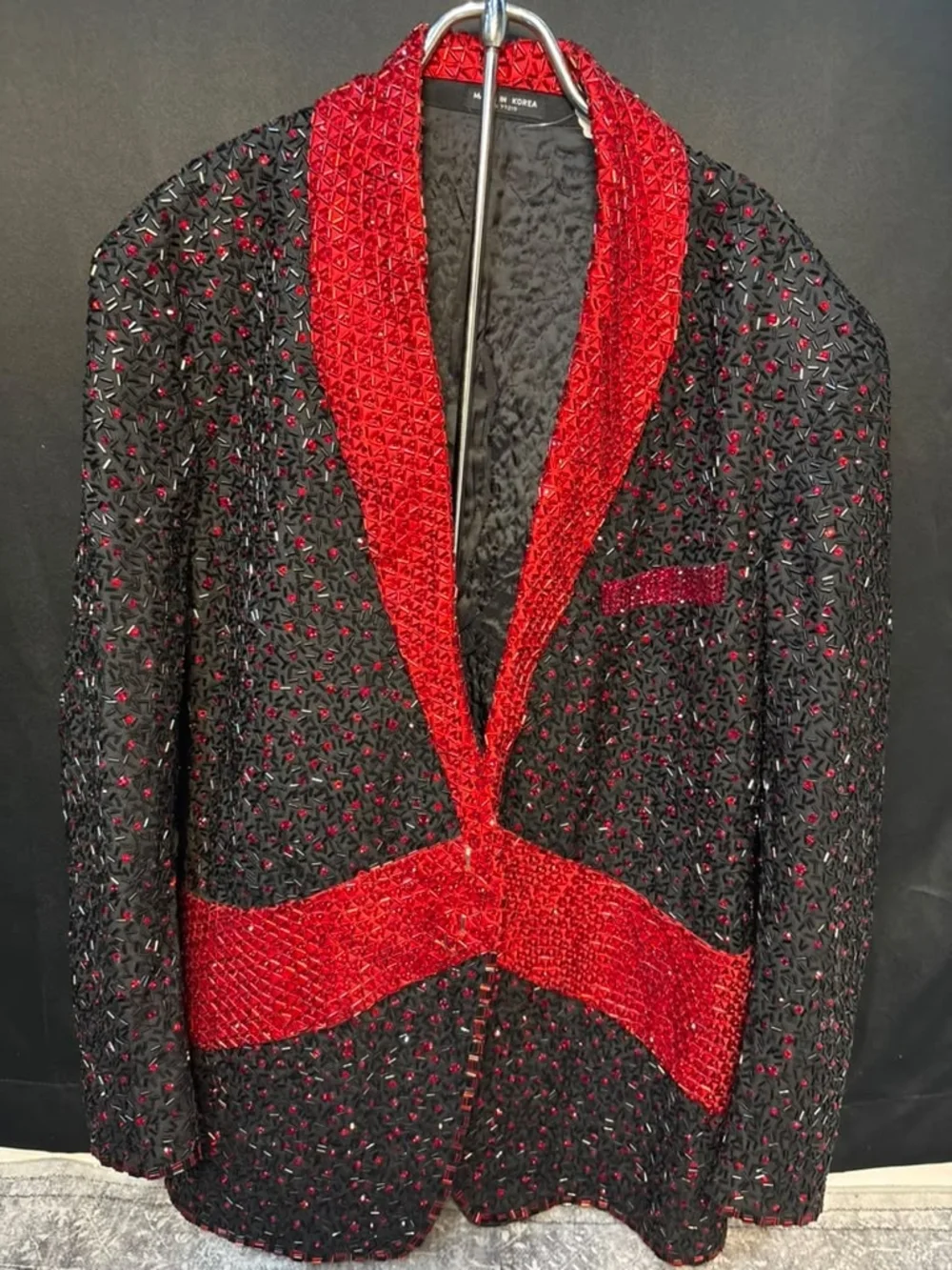 Men's Black & Red Textured Blazer